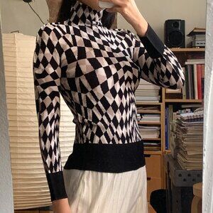 Issey Miyake me Stretch Pleats Top Moving Checker